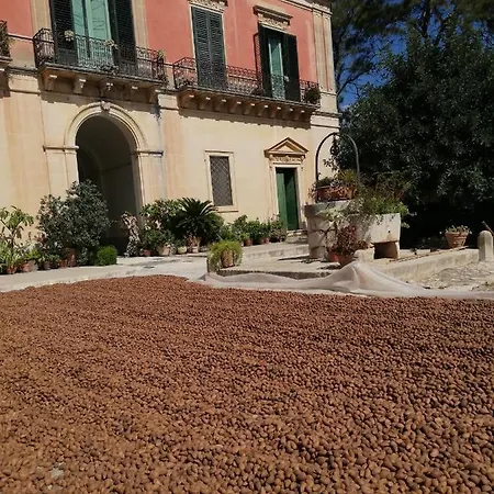 Casale Modica Villa Noto