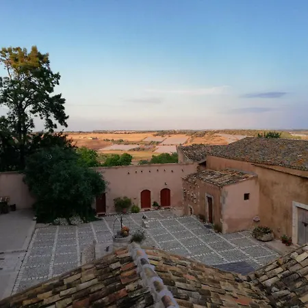 Casale Modica Villa Noto