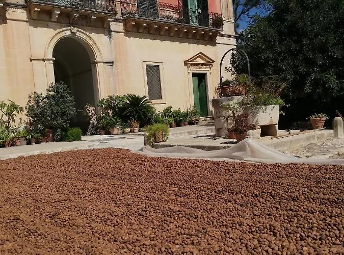 Casale Modica Villa Noto