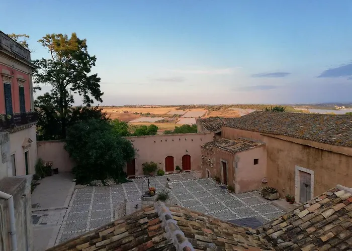 Casale Modica Villa Noto